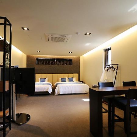 ชุนชอน โฮเต็ล เบนท์ลีย์ Hotel ภายนอก รูปภาพ