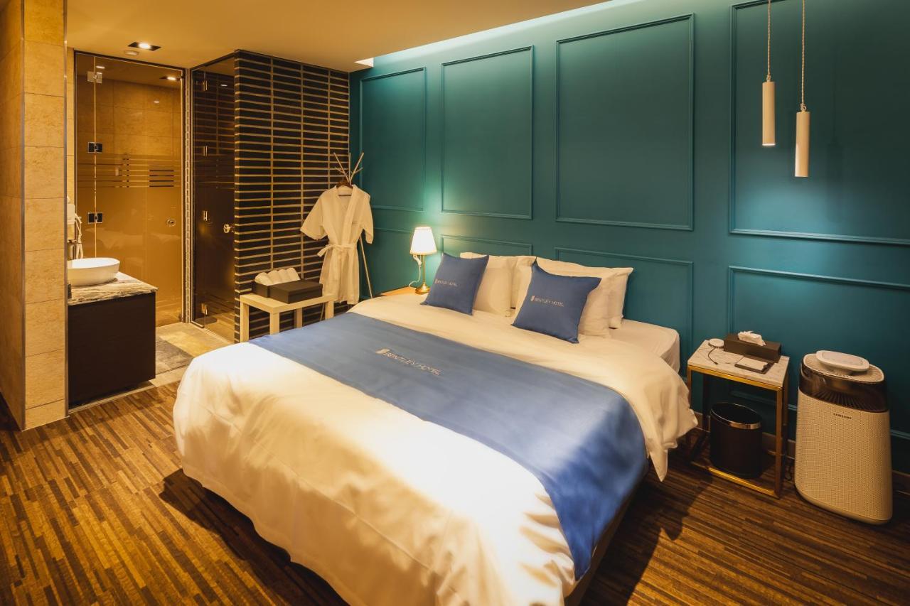 ชุนชอน โฮเต็ล เบนท์ลีย์ Hotel ภายนอก รูปภาพ