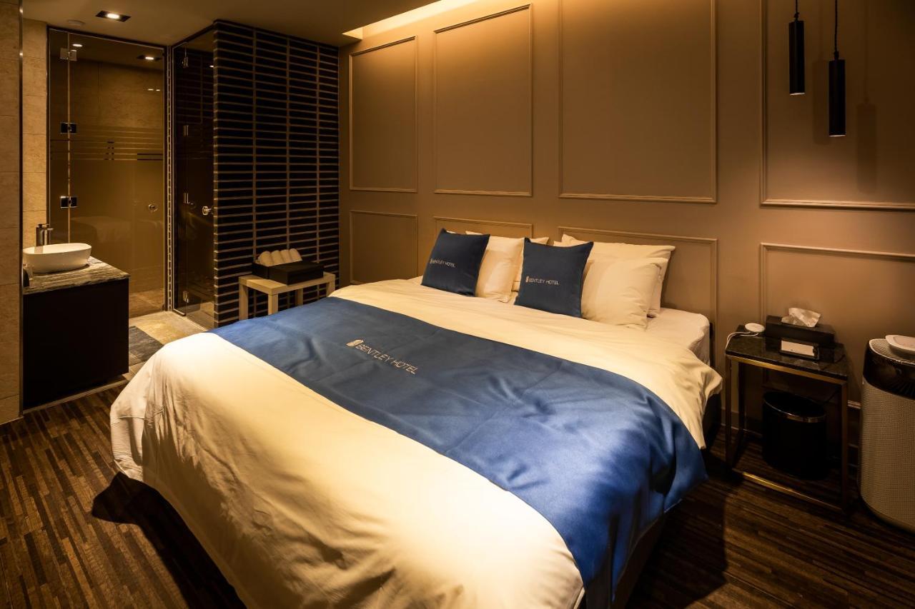 ชุนชอน โฮเต็ล เบนท์ลีย์ Hotel ภายนอก รูปภาพ