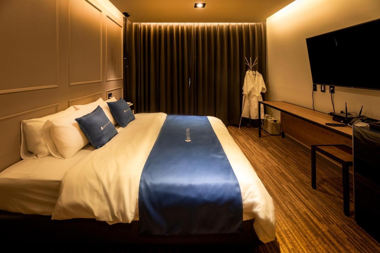 ชุนชอน โฮเต็ล เบนท์ลีย์ Hotel ภายนอก รูปภาพ