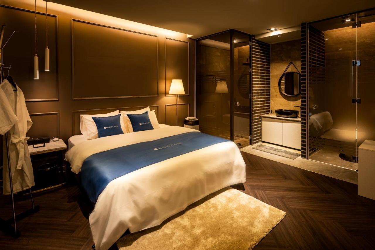 ชุนชอน โฮเต็ล เบนท์ลีย์ Hotel ภายนอก รูปภาพ