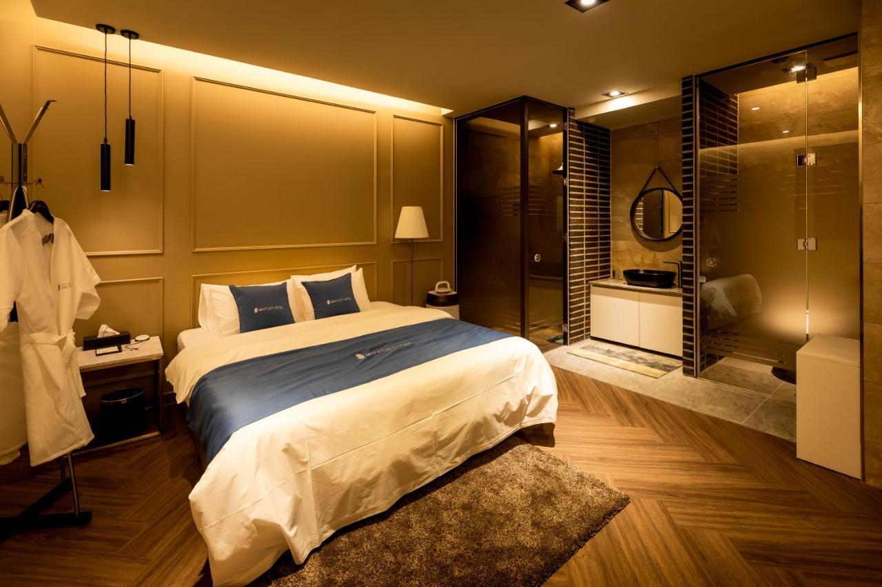 ชุนชอน โฮเต็ล เบนท์ลีย์ Hotel ภายนอก รูปภาพ