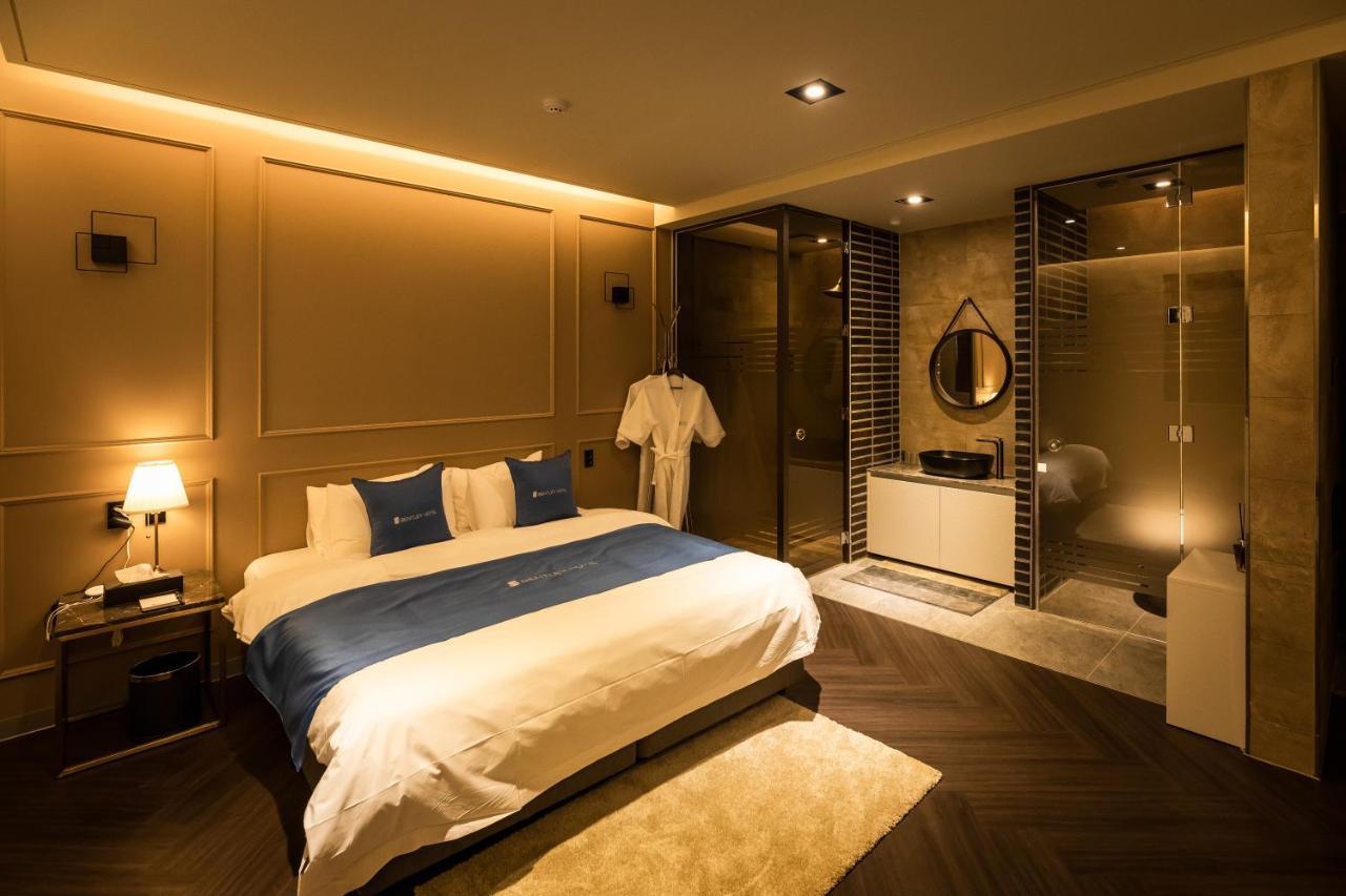 ชุนชอน โฮเต็ล เบนท์ลีย์ Hotel ภายนอก รูปภาพ